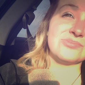 Meet your Posher, Casey